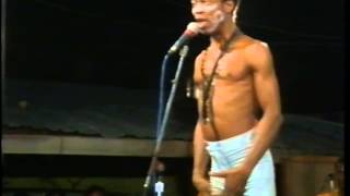 Fela Anikulapo Kuti Live At The Shrine 1987 Introducing the show and yabbis [upl. by Salvucci]