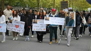 Marche blanche pour Lilian Dejean lemployé municipal tué à Grenoble  AFP [upl. by Kessel]