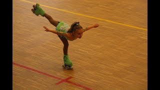 niña patinandoVideo de patinaje sobre ruedasvideos en español [upl. by Sanez]