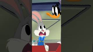 Un attacco di merendine 🍎🧃  Bugs Bunny Builders 🇮🇹  shorts  WBKidsItaliano​ [upl. by Cuthbertson]