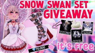 GET THE SNOW SWAN SET FOR FREE Royale High Updates 2023 [upl. by Santa]