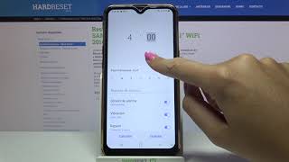 Cómo poner alarma en Samsung Galaxy A10s  usar despertador [upl. by Onitnerolf537]