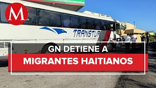 Detienen a 49 migrantes haitianos que iban a bordo de un autobús en Quintana Roo [upl. by Erdnaxela13]