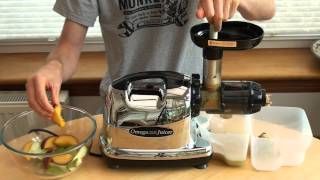 Juicing Nectarines with an Omega J8006 [upl. by Bass]