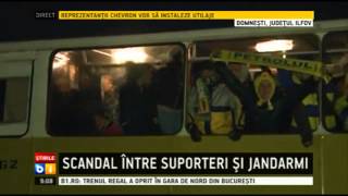 Suporteri ai Petrolul Ploiesti sau luat la bataie cu jandarmii inaintea meciului cu Steaua [upl. by Odnolor810]