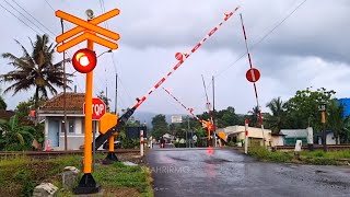 Random Jenis Palang Pintu Perlintasan Kereta Api di Indonesia [upl. by Michiko]