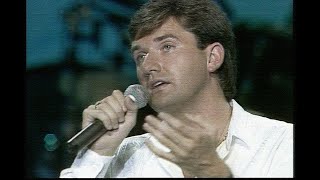 Daniel ODonnell  Medals For Mothers Live at the Whitehall Theatre Dundee Scotland 1990 [upl. by Ahseim]