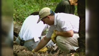 Police renew effort to ID remains of 17 victims found at Indiana property in 1996 [upl. by Adamik]