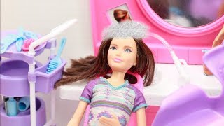 Barbie Sisters Beauty Salon Makeover  Shampoo  Cut [upl. by Beattie]