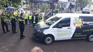 politie Soest werkt samen met SRT jongerewenwerk en handhaver rond Mobiel mMedia Lab [upl. by Leeanne]