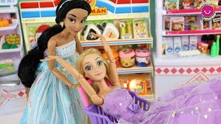 Rapunzel y Jasmín Diversión en el Supermercado 🤩 Mis muñecas Princesas Disney [upl. by Frydman918]