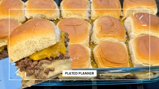 Hawaiian Roll Cheeseburger Sliders  Simple and Delicious [upl. by Thorvald]