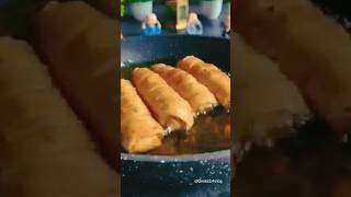 समोसा रोल रेसिपी ।।😋 samosa rool food trending new recipe shortsfeed viralvideo [upl. by Eelidnarb]