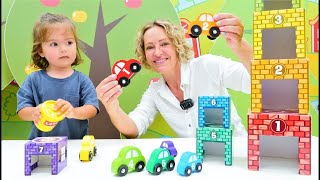 Spielspaß mit Nicole und tollen Spielzeugautos Spielzeug Video für Kinder [upl. by Pontone]