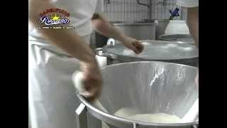 Mozzarella Tradizionale filatura a mano [upl. by Llohcin]