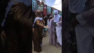 Takamba  Traditional Tuareg Dance bombino tinariwin tamikrest takamba [upl. by Ahtelat576]