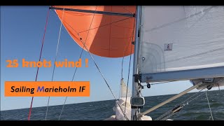 Op topsnelheid over het Markermeer  Sailing Marieholm IF [upl. by Ursal]