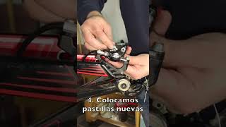 Cambio de pastillas frenos Shimano XT [upl. by Aronid217]