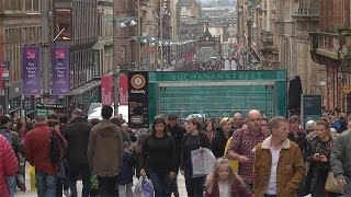 Madrileños por el Mundo Glasgow [upl. by Atinrev246]