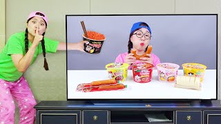 Mukbang Fire Spicy Noodle Tteokbokki 불닭볶음면 떡볶이 TV 속 편의점 음식 먹방 DONA 도나 [upl. by Verlie]