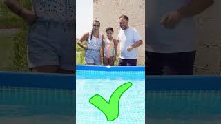 Galleggia o affonda in piscina🤣🤣challenge shortsvideo funny family comedy perte comedy memes [upl. by Yevi617]