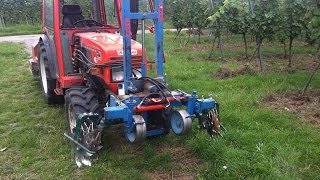 ALM Rollhacke Weinbau Unterstockbearbeitung im Weinbau Sarcleuse étoile viticulture [upl. by Shiff]