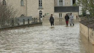 En Bourgogne un village inondé par la crue subite des cours deau  AFP Images [upl. by Aviv929]