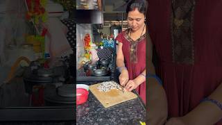 📌बचे हुए नारियल से इतना टेस्टी कुछ बन सकता है 😋 nishacookingvlog shortsvideo coconut mithai [upl. by Yumuk]