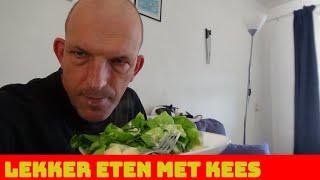 AARDAPPLEN MET SLA EN EEN SCHNITZEL EN EEN TOETJE  LEKKER ETEN MET KEES 275 [upl. by Aihsar]