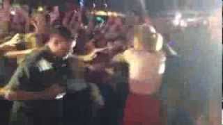 Taylor Swift Gets Angry and Pushes Security  Sydney Concert  4th Dec 2013 [upl. by Graaf583]