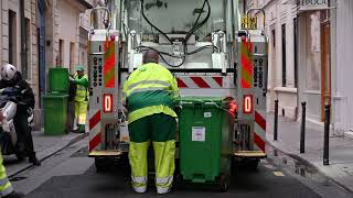 Paris  Ramassage quotidien des poubelles par les éboueurs de la ville  Babashot [upl. by Eseuqram]