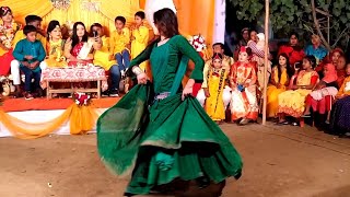 বিয়ে বাড়িতে মেয়েটির অসাধারণ নাচ  New Wedding Dance Performance  Dj Sravanthi  ABC Media [upl. by Gar925]