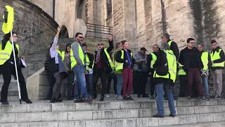 À Avignon les gilets jaunes espèrent croiser François Hollande [upl. by Adamis]