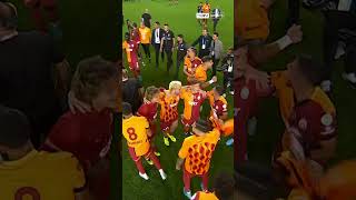 🟡🔴 Dev derbinin bitiş düdüğüyle birlikte Galatasaraylı futbolcuların yaşadığı sevinç shorts [upl. by Amat]