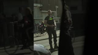 Gordon ziet weer wat lekkers op straat gordon politie versieren [upl. by Ativet963]