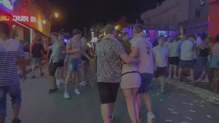 Dronken Britten gaan los op Kreta [upl. by Eenar]