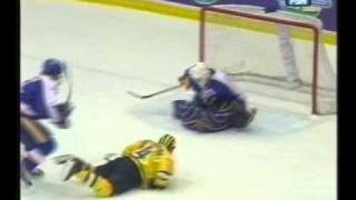 Brandon Kalenieckis quotSupermanquot goal on Jeff Jakaitis  2112006 [upl. by Kline]