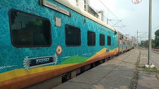 02570 Humsafar Express New Delhi  Darbhanga [upl. by Nolak281]