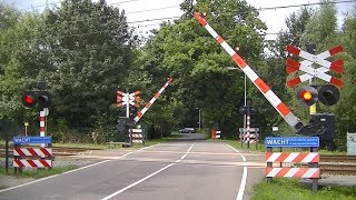 Spoorwegovergang Nijkerk  Dutch railroad crossing [upl. by Eeryt]