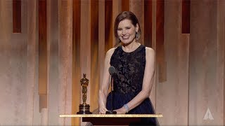 Geena Davis receives the Jean Hersholt Humanitarian Award at the 2019 Governors Awards [upl. by Etoile460]