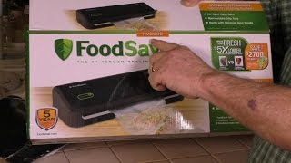 FoodSaver FM2000 Vacuum Sealer Review [upl. by Atnoved599]