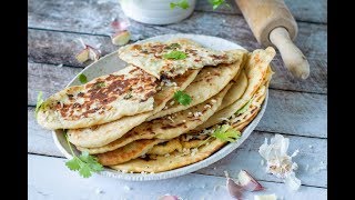 Zelf naan maken Indiaas platbrood  Recept  Bettyskitchennl [upl. by Aivila238]