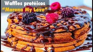 Waffles Proteicos de Chocolate y Frutos Rojos Receta simple y fitness [upl. by Anilatsyrc]