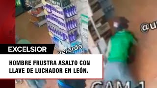 Hombre aplica ‘llave’ de luchador a ladrón y frustra asalto en León Guanajuato [upl. by Georges131]