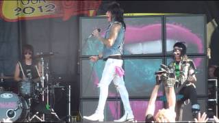 Falling In Reverse  Im Not A Vampire LIVE HQ Warped 2012 [upl. by Ute]