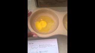 Fried Eggs with the Pampered Chef Microwave Egg Co [upl. by Anilasor]