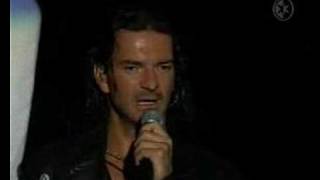 Ricardo Arjona Quien Diria en vivo [upl. by Ebag23]