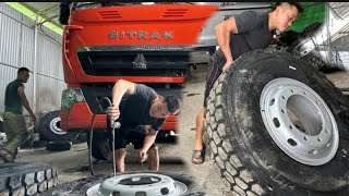 Auto repair How to replace a 100 ton container tire by a mechanic [upl. by Candie]