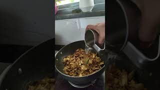 കൂൺ മുരിങ്ങയില കറി മസാല mushroom muringayila curry recipehealthy food [upl. by Eislek]