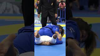 Omoplata Sweep From Bia Basilio cbjj ibjjf bjj jiujitau [upl. by Sally]